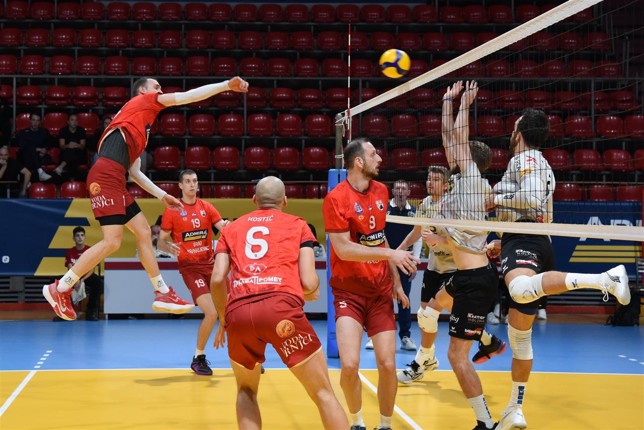 CCM 12, Lindaren Volley AMRISWIL v Radnicki KRAGUJEVAC