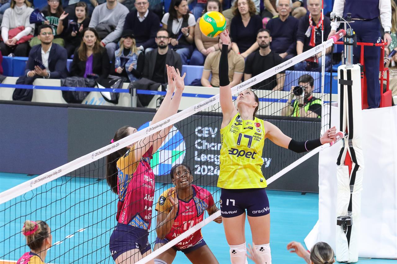 CLVW 95 Allianz Vero Volley MILANO v Fenerbahce Opet ISTANBUL CEV