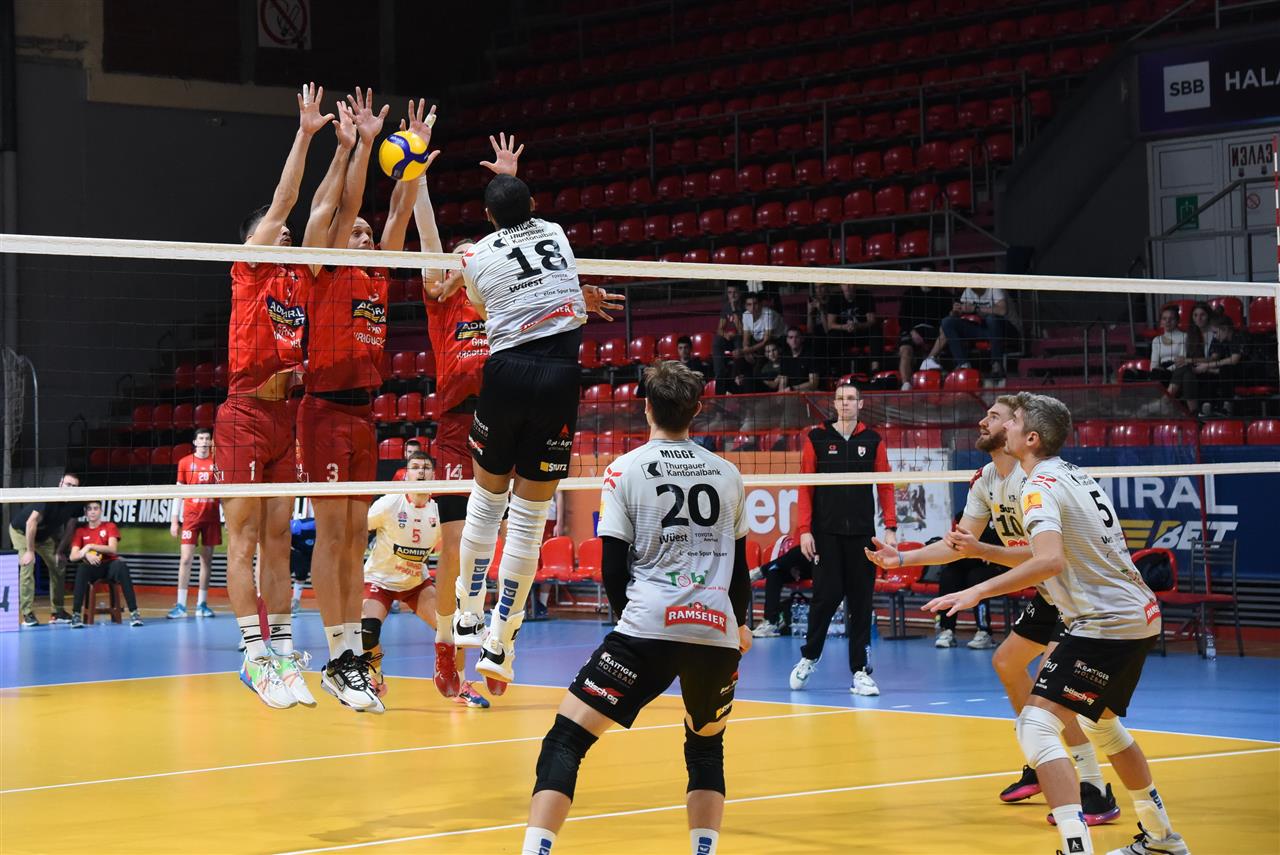 CCM 12, Lindaren Volley AMRISWIL v Radnicki KRAGUJEVAC