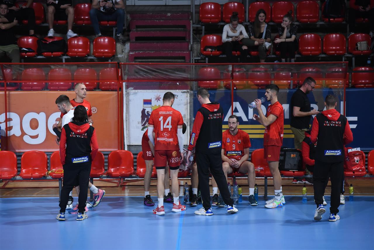 CCM 12, Lindaren Volley AMRISWIL v Radnicki KRAGUJEVAC