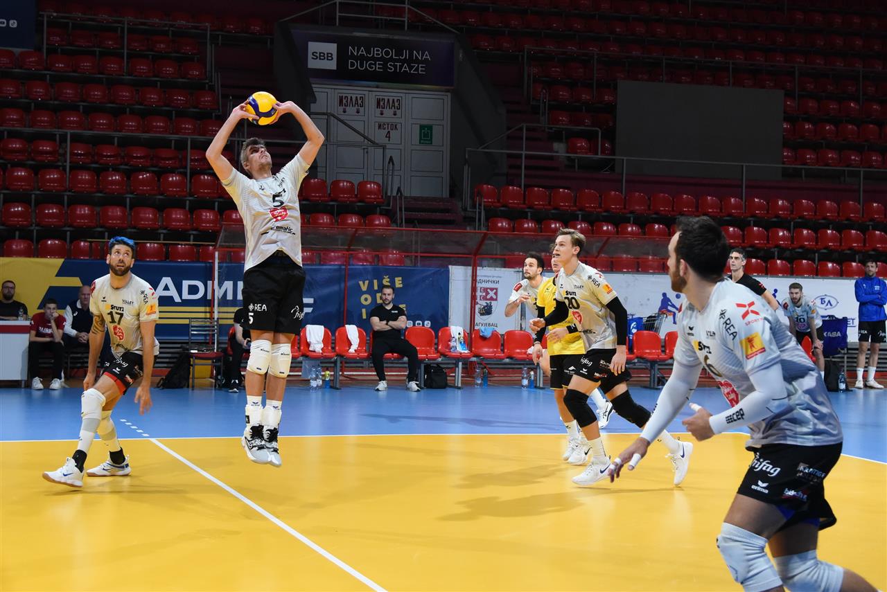 CCM 12, Lindaren Volley AMRISWIL v Radnicki KRAGUJEVAC