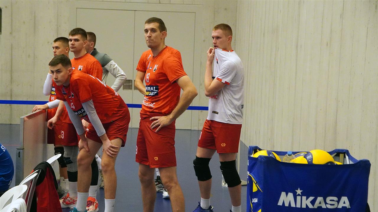 CCM 12, Lindaren Volley AMRISWIL v Radnicki KRAGUJEVAC