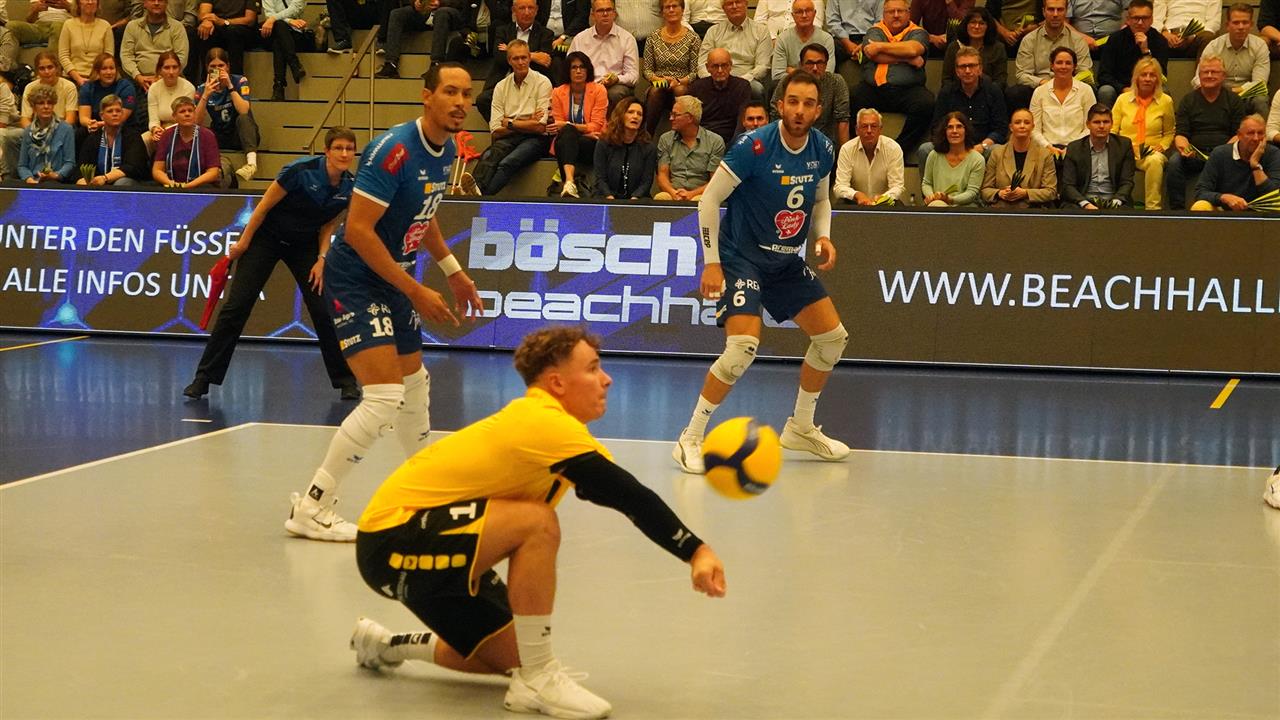 CCM 12, Lindaren Volley AMRISWIL v Radnicki KRAGUJEVAC