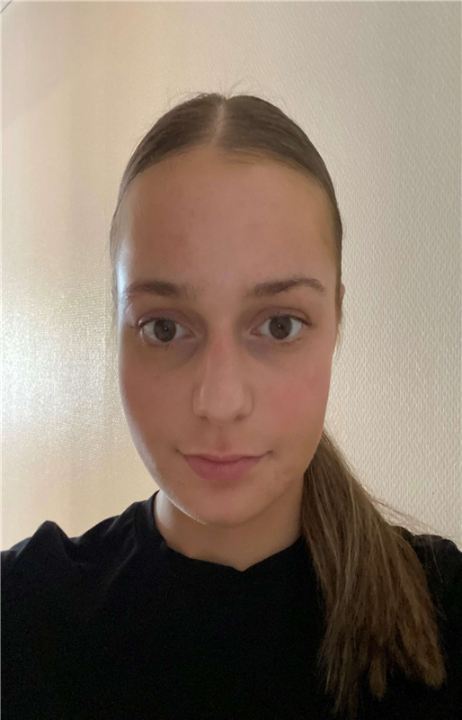 SÓLJA NICLASEN Anja