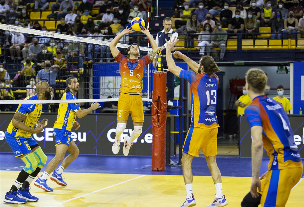 MONZA live up to pre-favourite status to claim away win in Las Palmas CEV