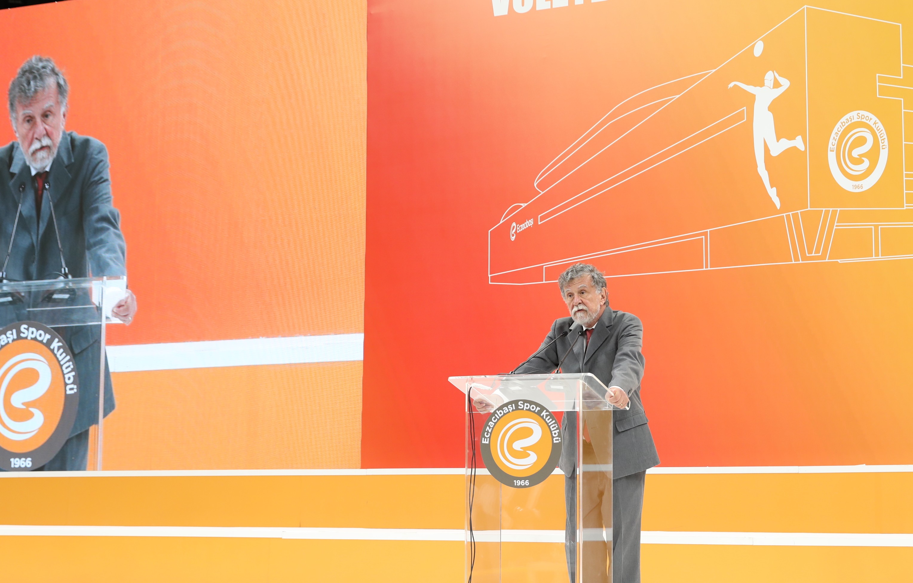 Club President Faruk Eczacibasi addressing guests