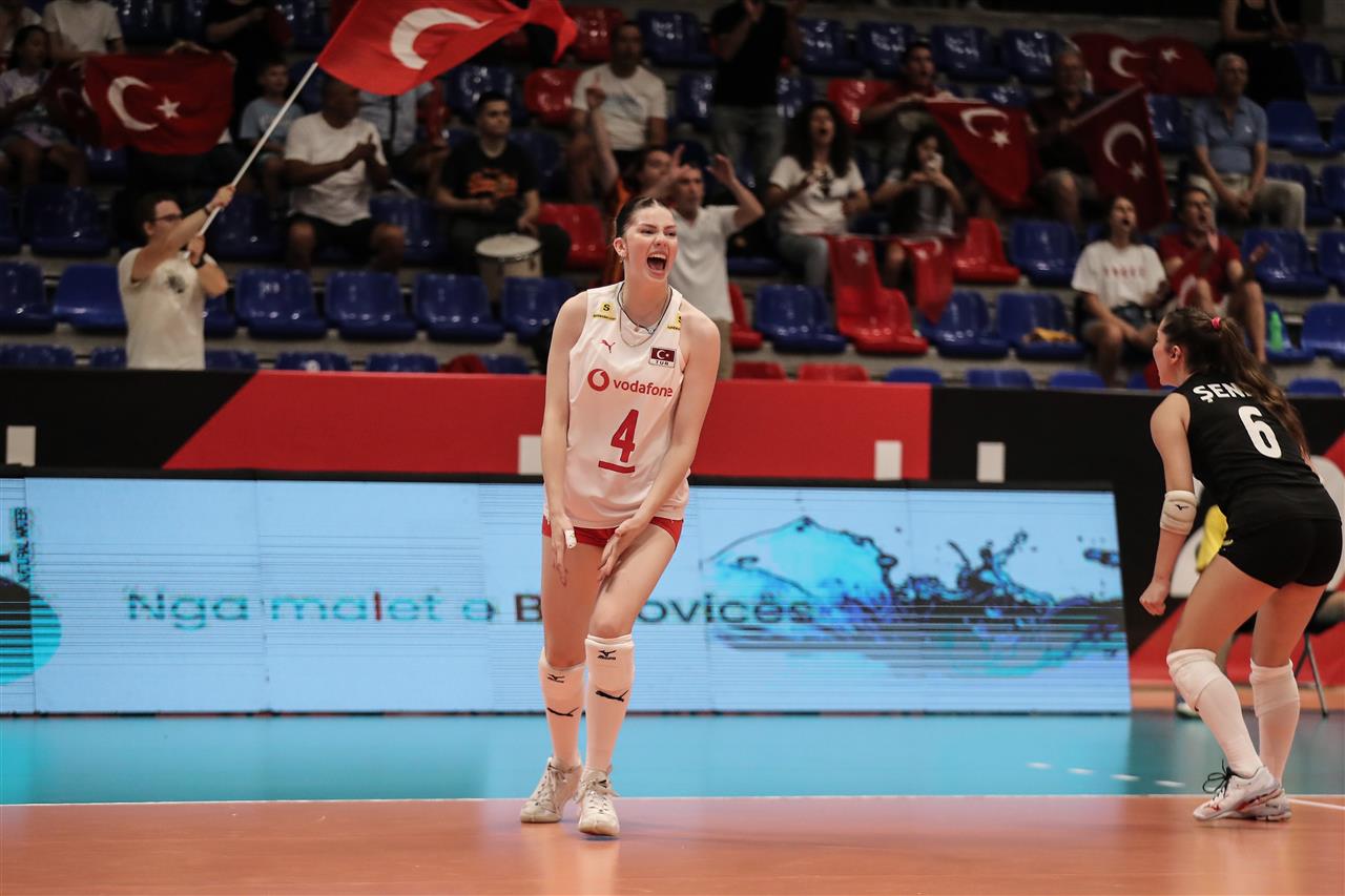 Türkiye`s team captain Ecrin Selis Türkyasar celebrating.