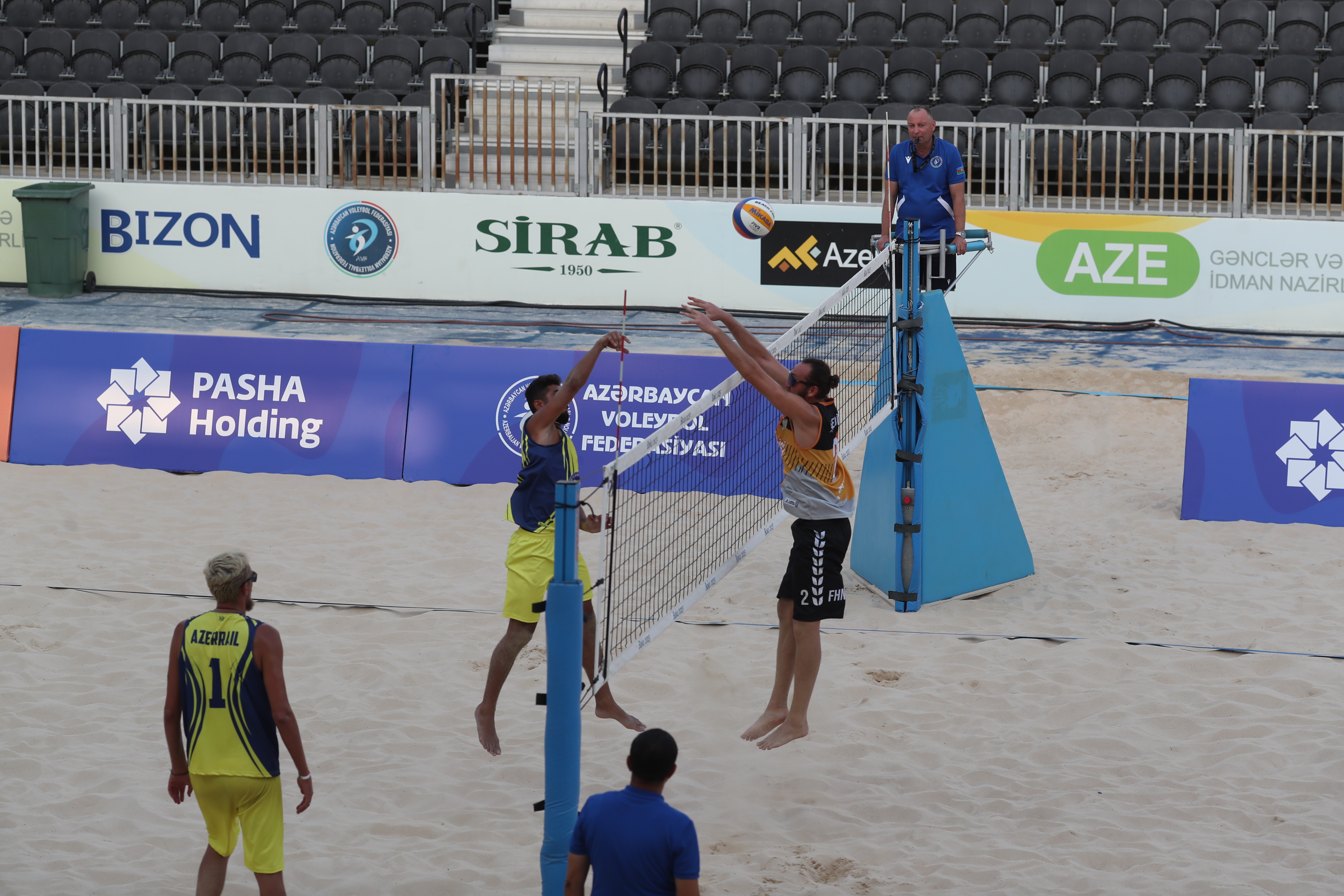 Men`s final match action resulting in another Azerrail victory.