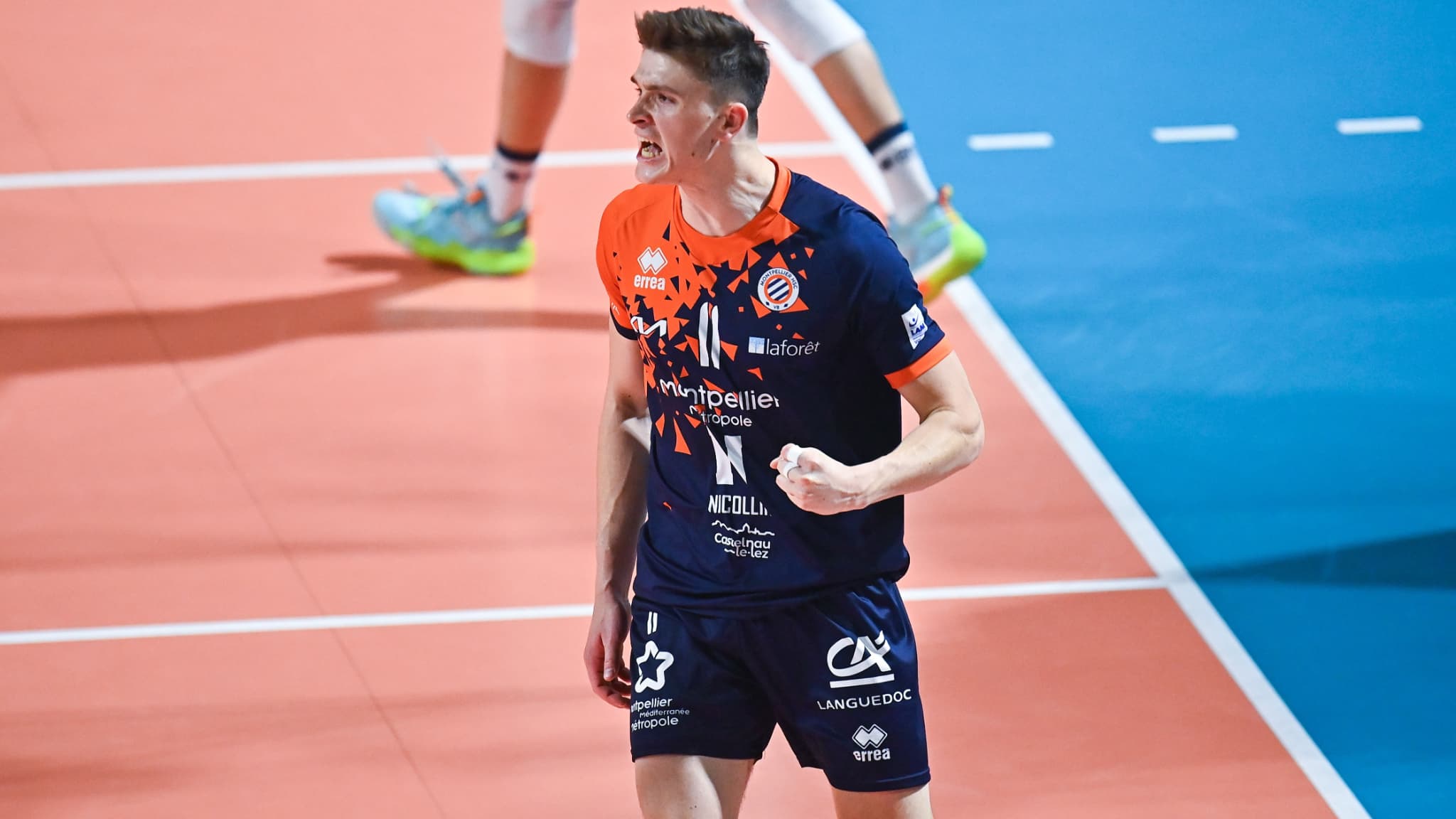 Théo Faure in action during a volleyball match