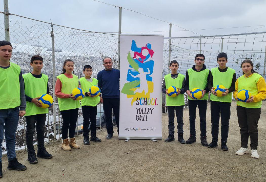 Armenian pupils join in Volleyball activities despite snowy conditions InsideCEV