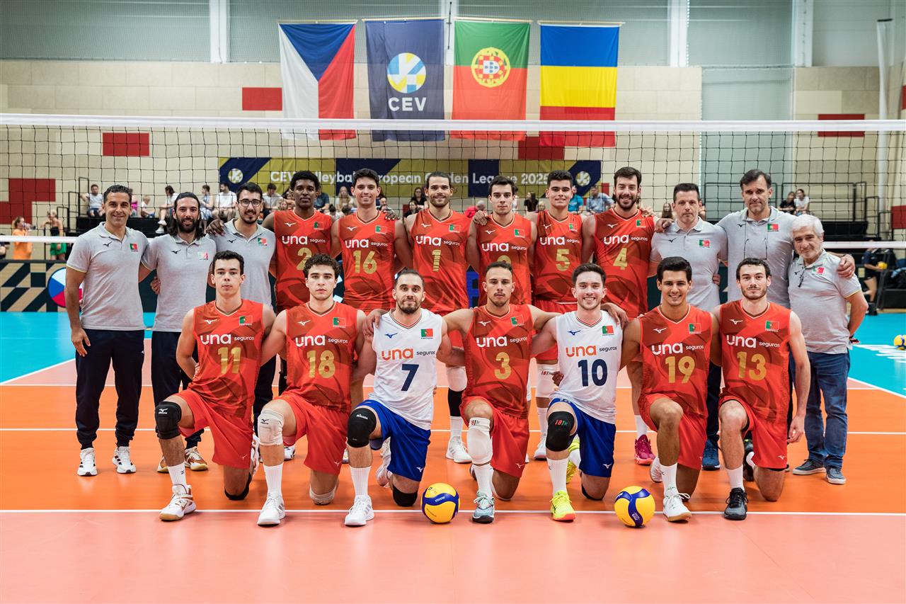 Portuguese team celebrating a point during a match.