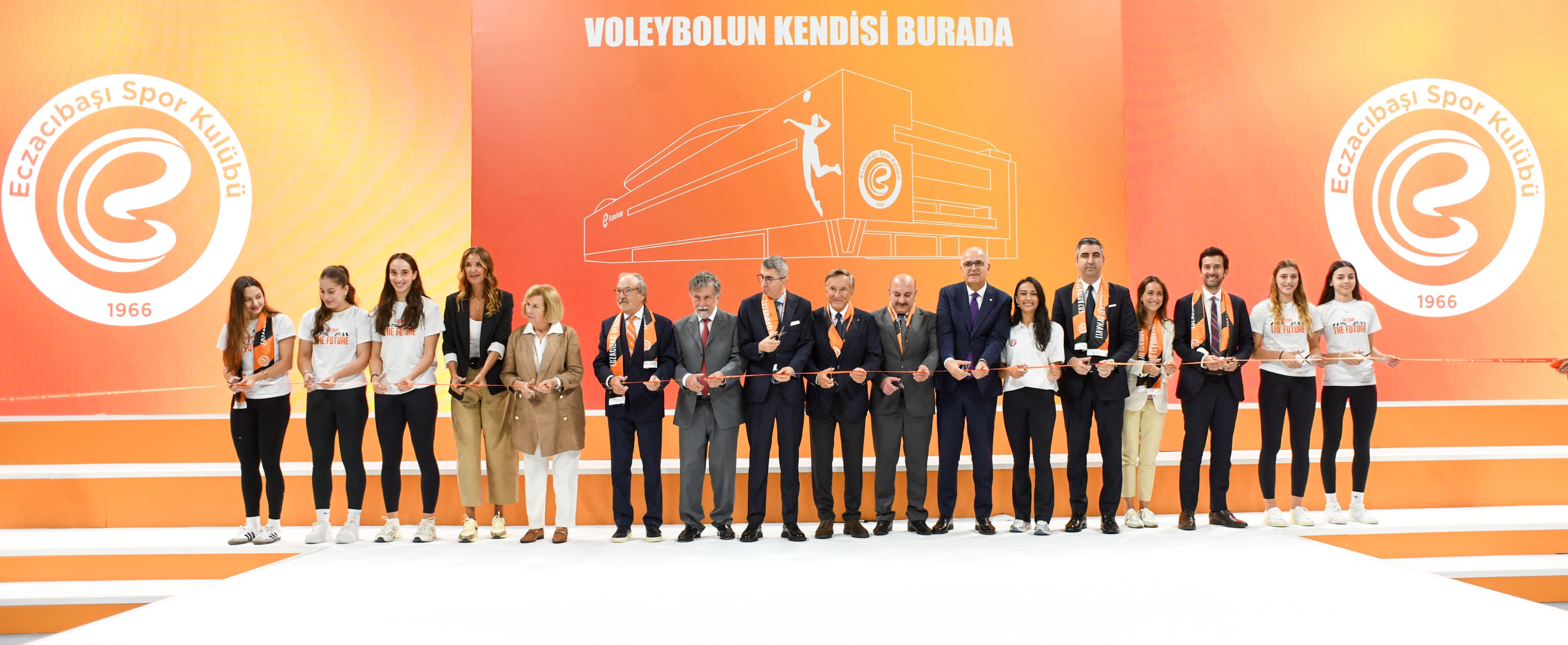 Officials and legends at the ribbon-cutting ceremony