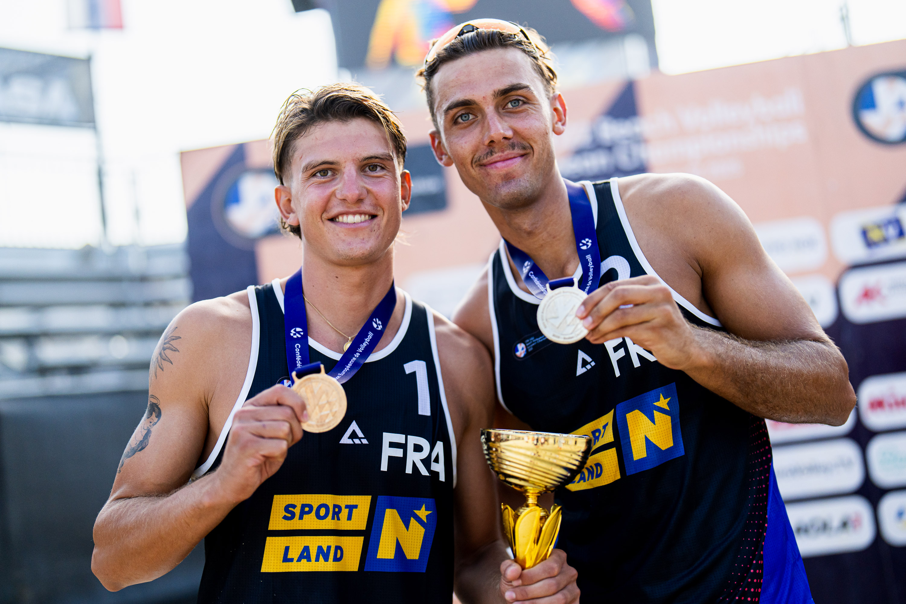Téo Rotar and Arthur Canet celebrating their win