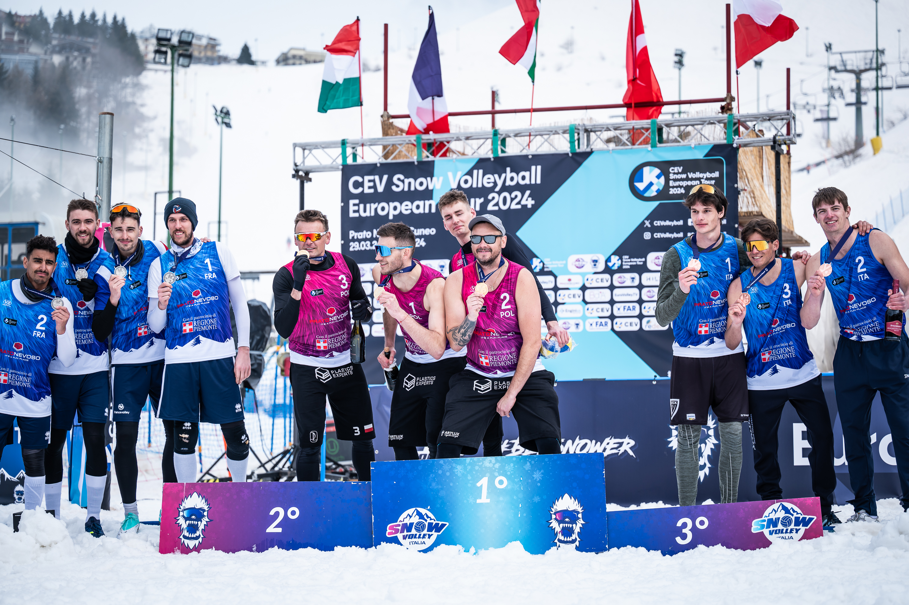 Men`s CEV Snow Volleyball team in action