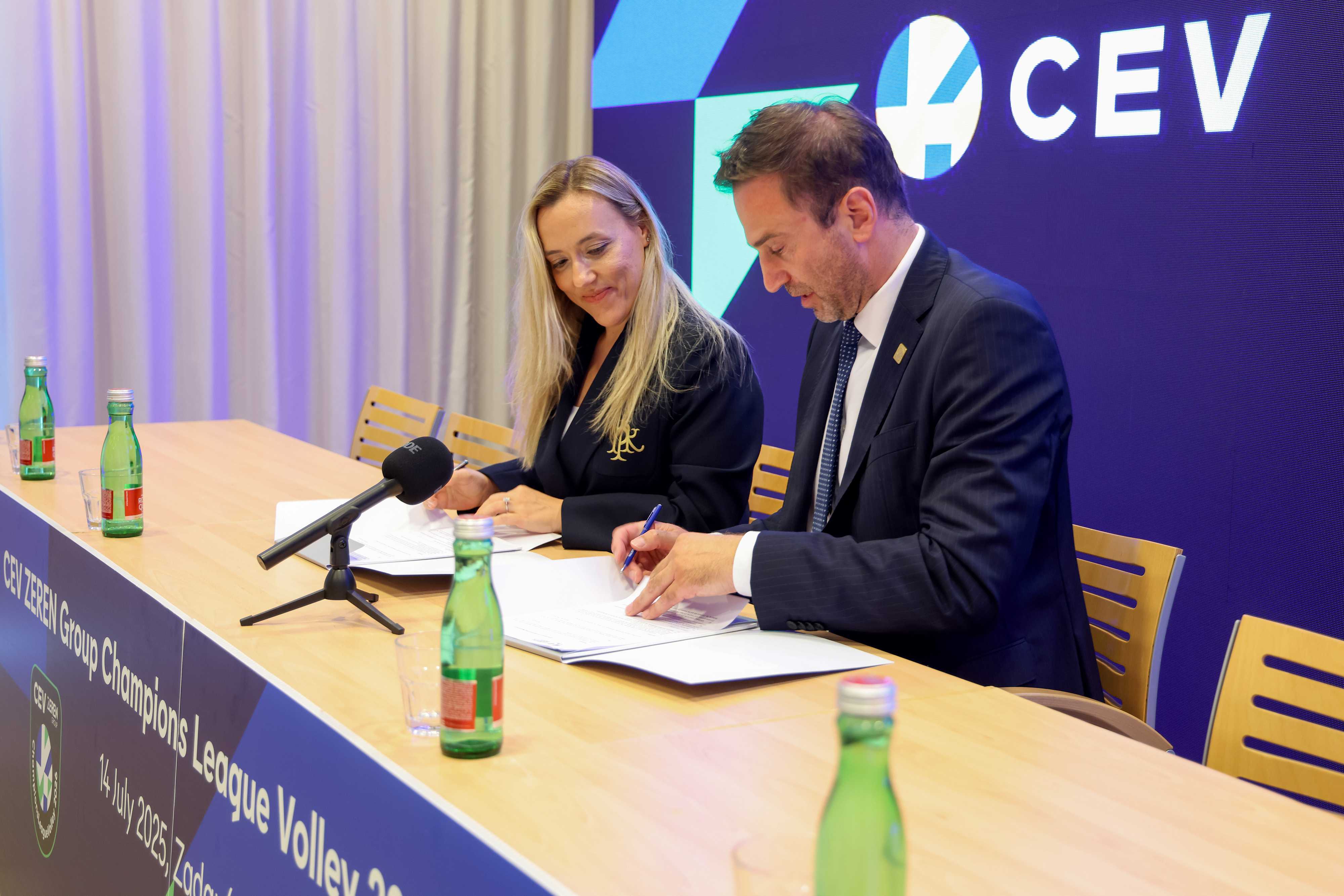 CEV President Roko Sikirić and ZEREN Group Representative Seda Zeren