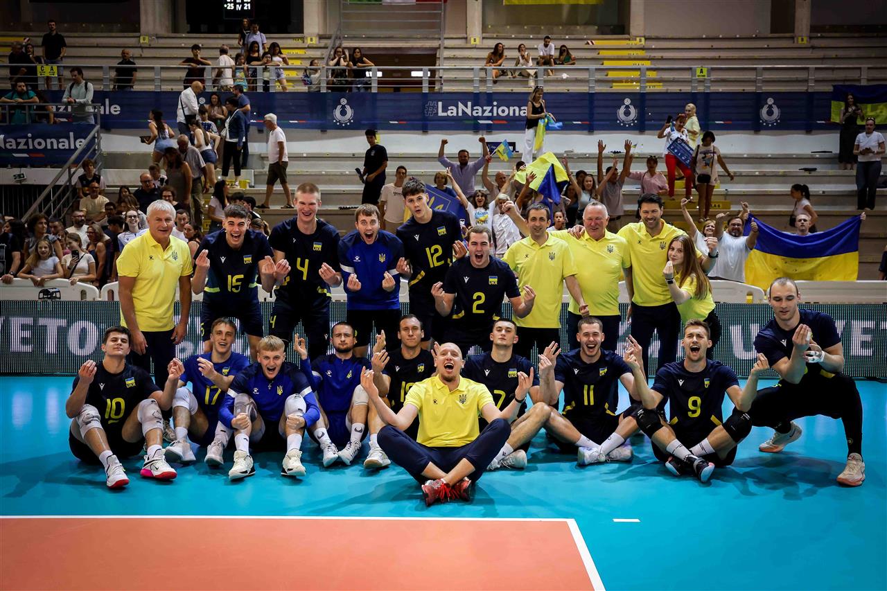 Volleyball team from Ukraine celebrating a win