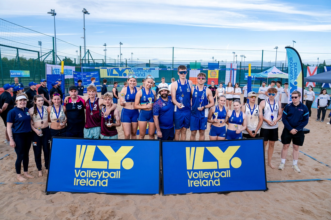 Teams from Iceland celebrating victory