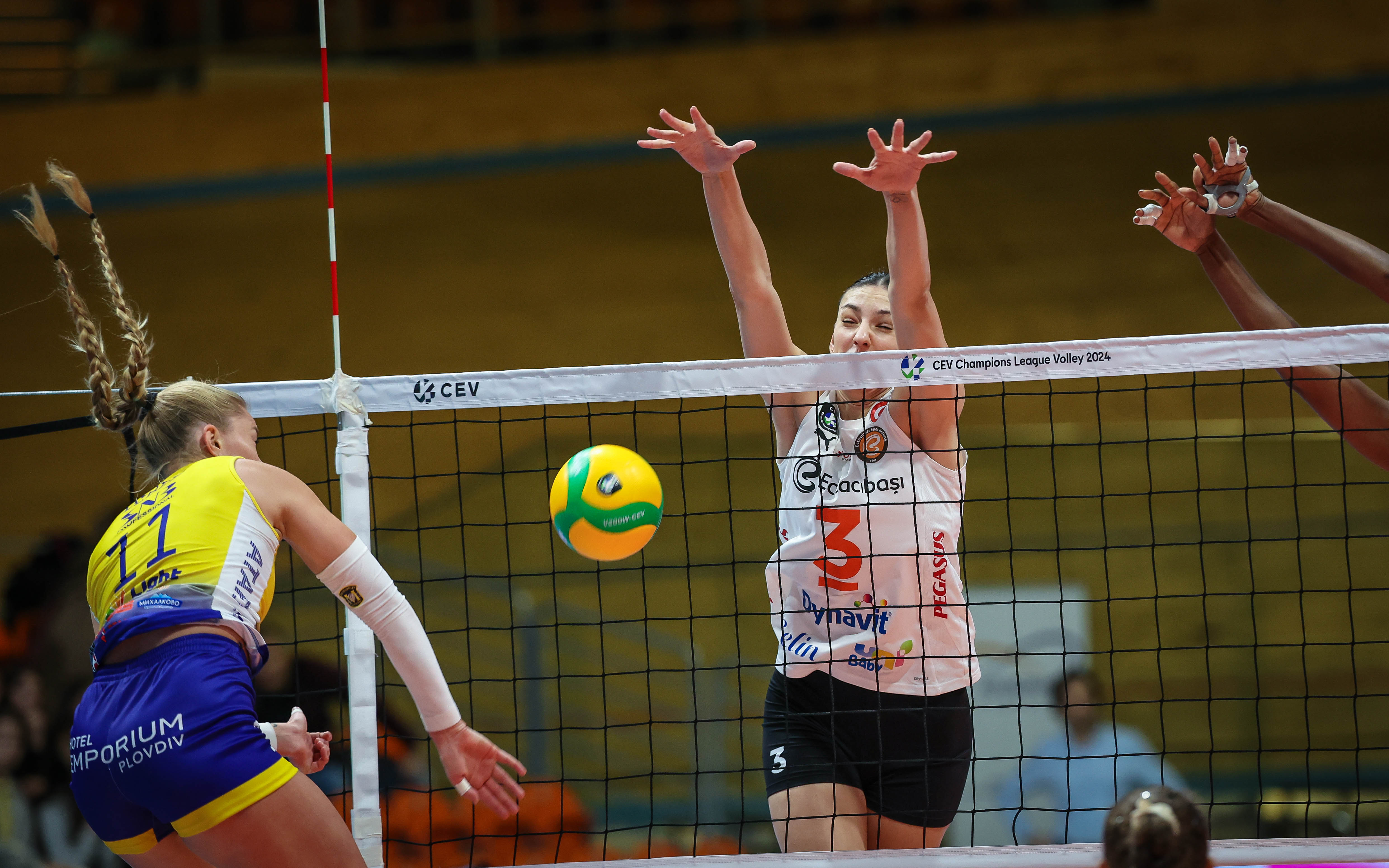 Difficult win for PGE Rysice RZESZÓW and confident play by Eczacibasi ...