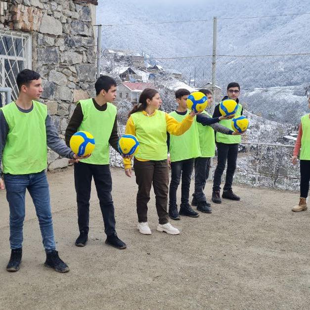 Armenian pupils join in Volleyball activities despite snowy conditions EEVZA