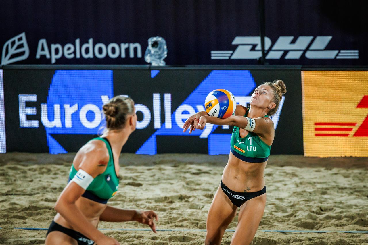 Monika Paulikiene and Aine Raupelyte from Lithuania