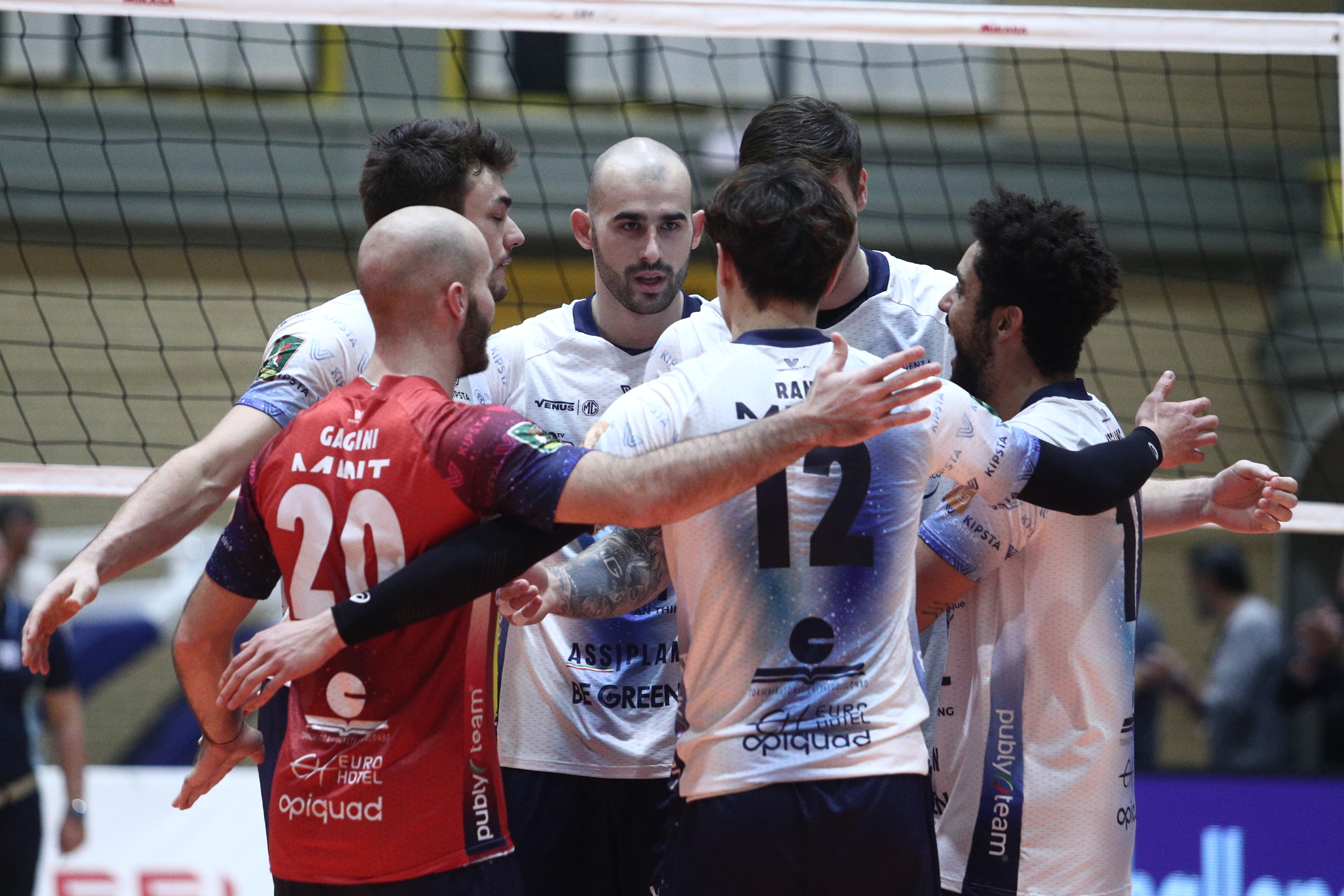 MONZA end Panathinaikos winning streak in #CEVChallengeCupM | CEV 