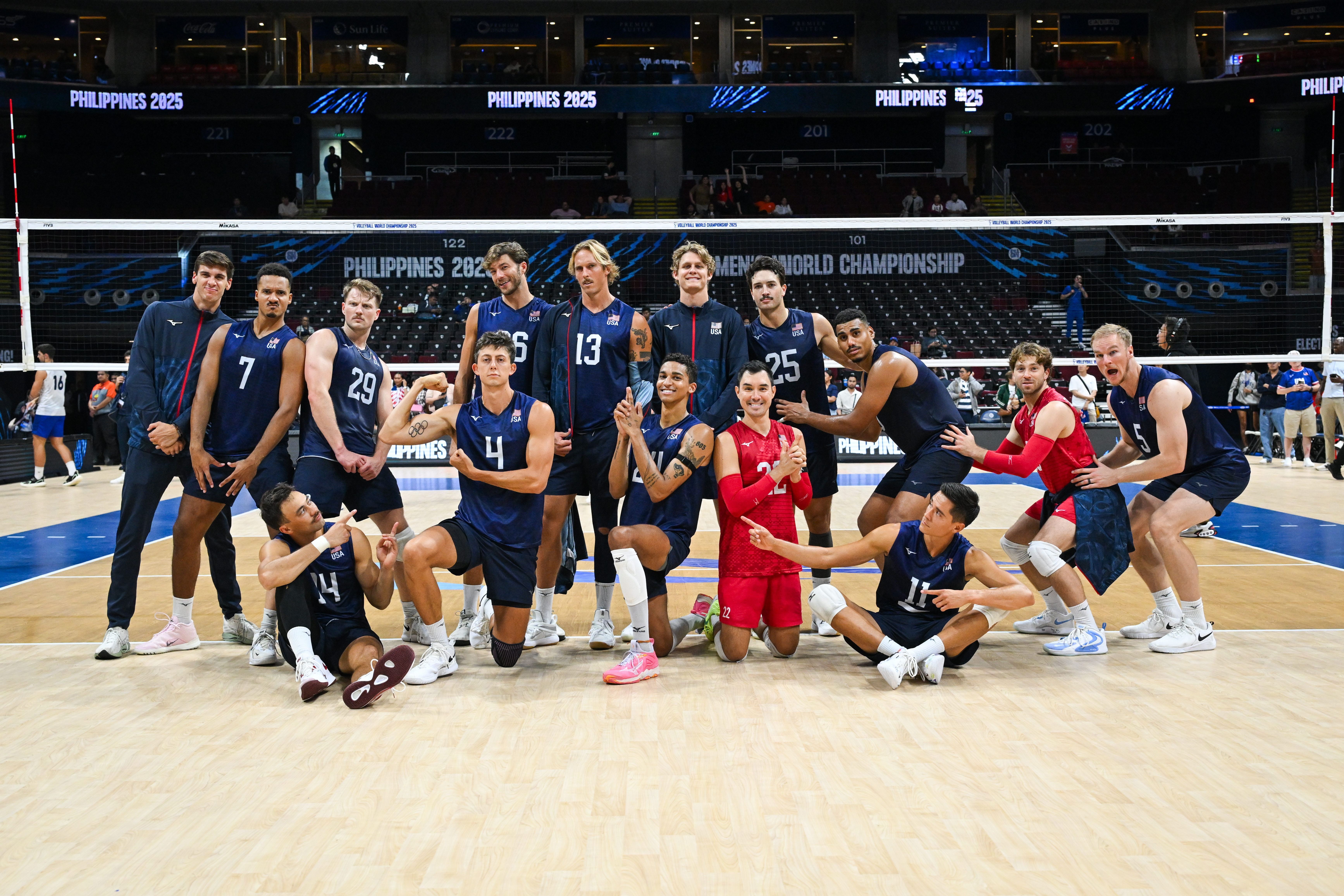 USA volleyball player blocking