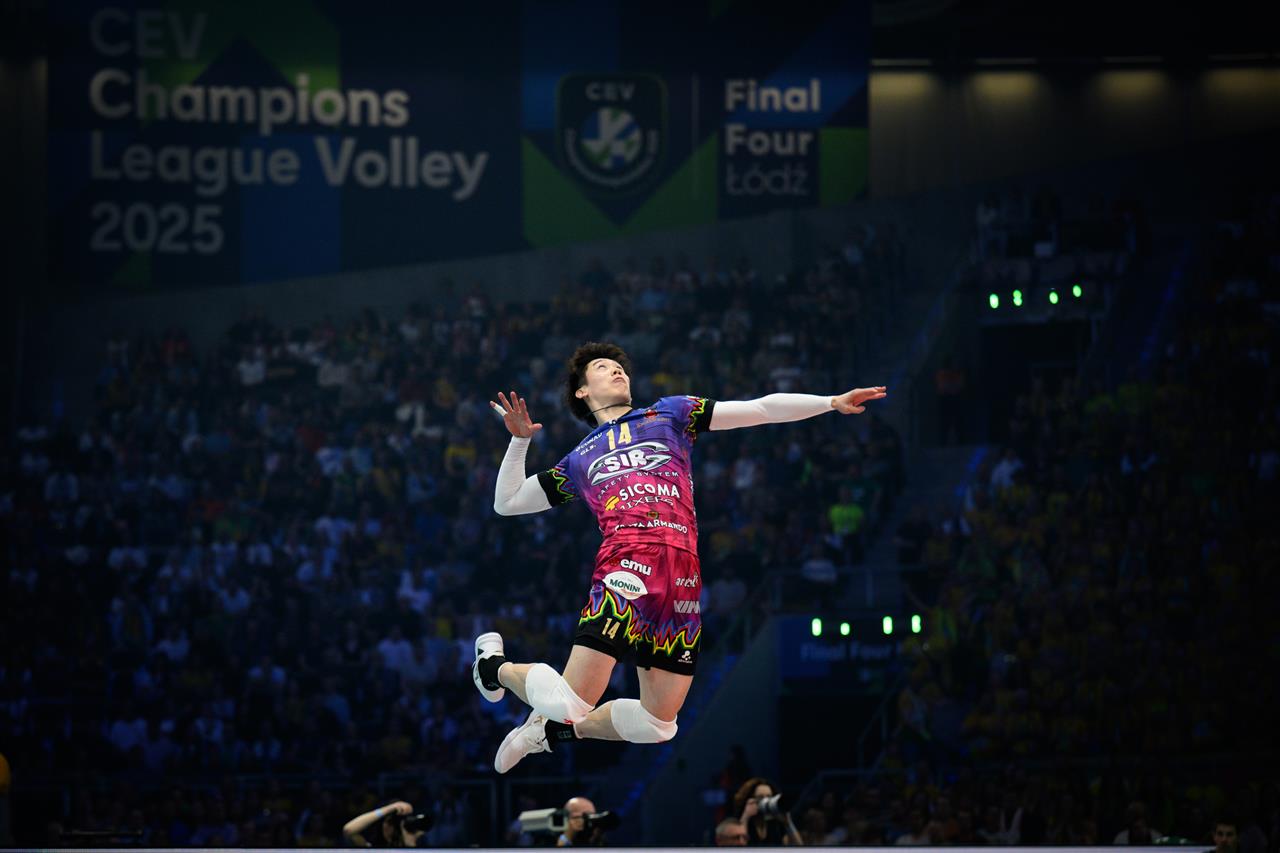 Players from both teams in action during the Champions League final