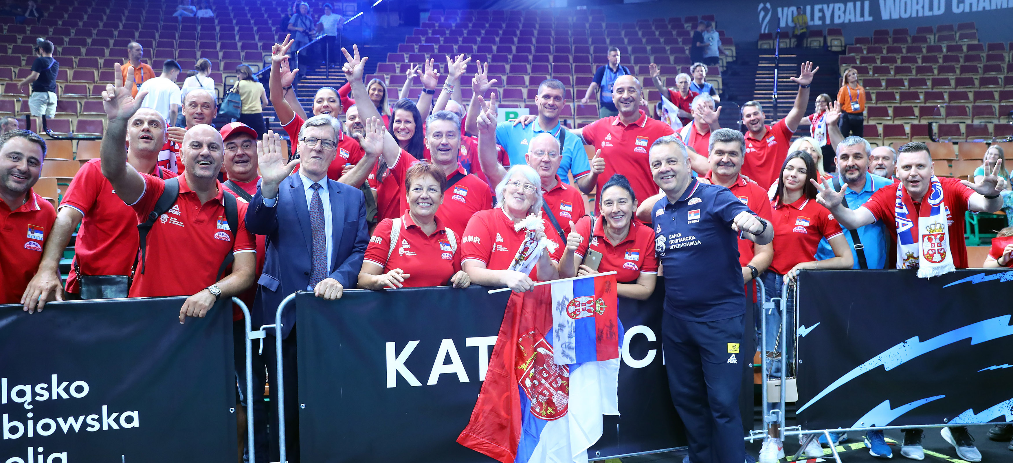 Igor Kolaković with Serbian fans