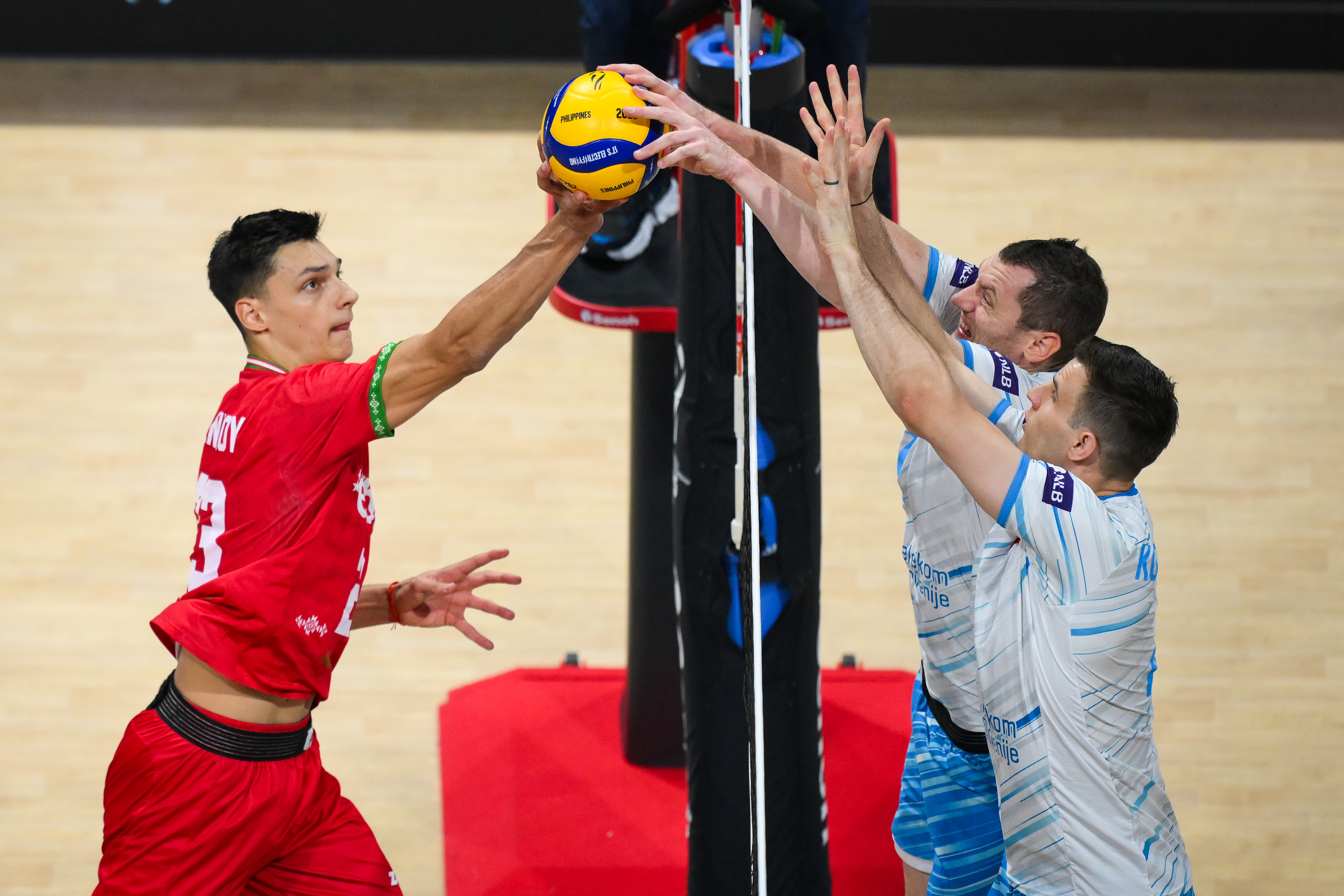Bulgaria volleyball team huddle