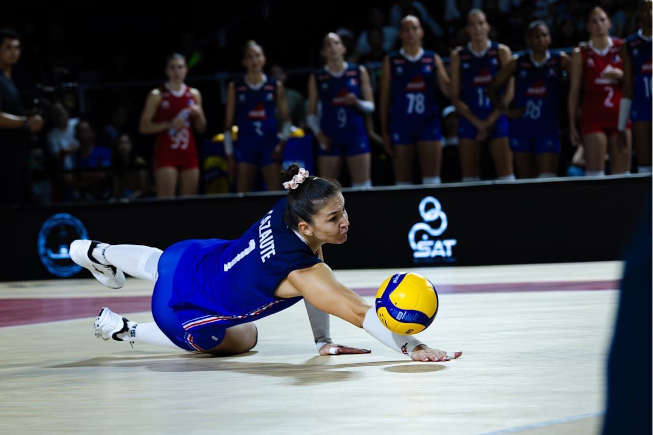 France vs Brazil volleyball match action