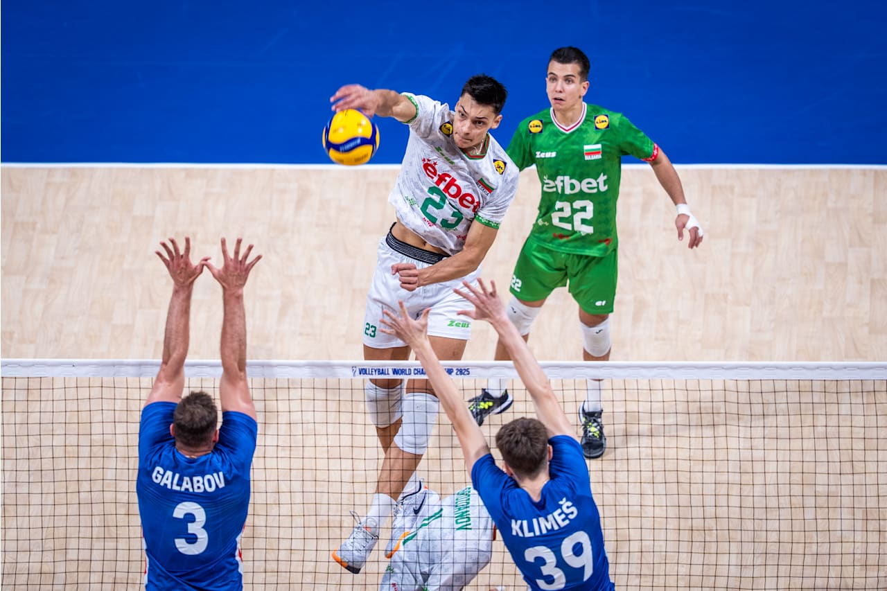 Bulgarian player Aleksandar Nikolov celebrating a point