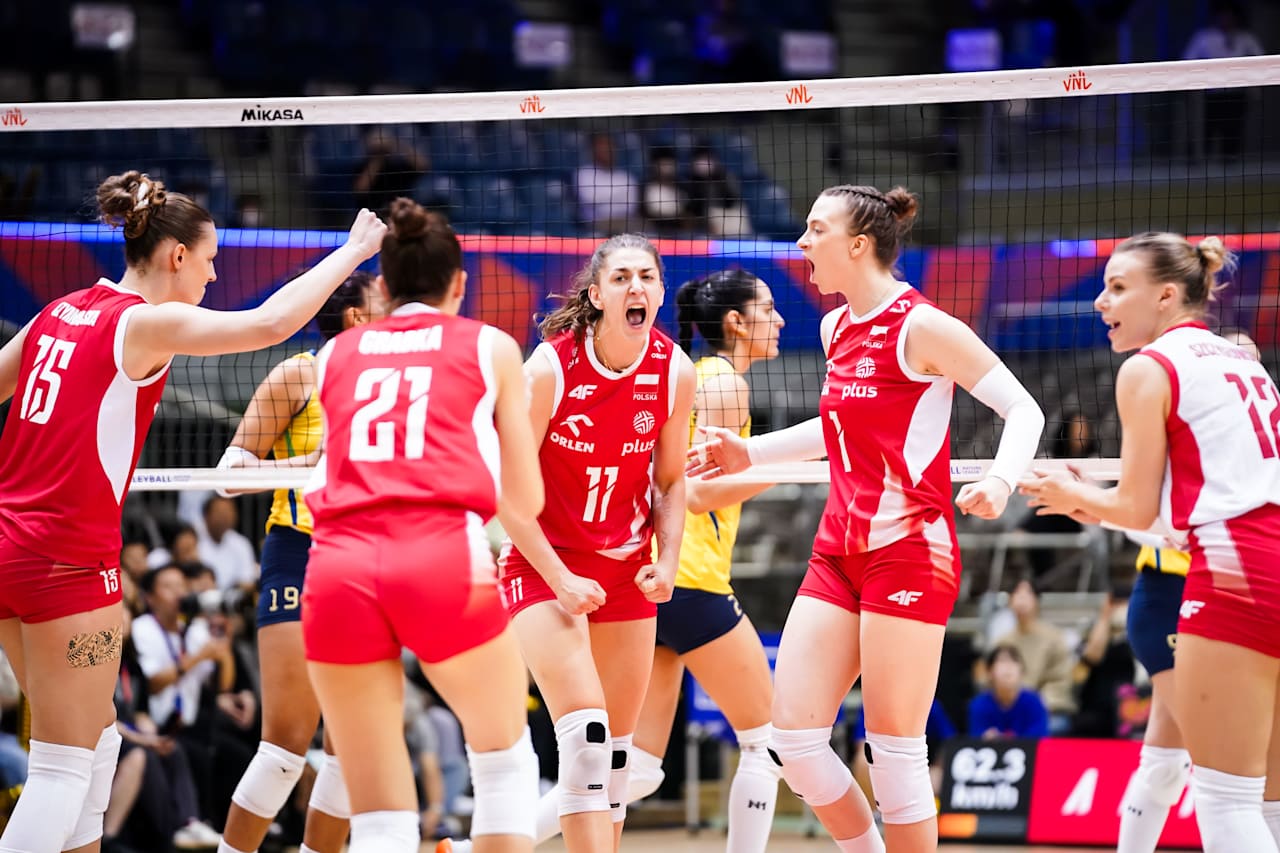 Turkish women`s volleyball team on court