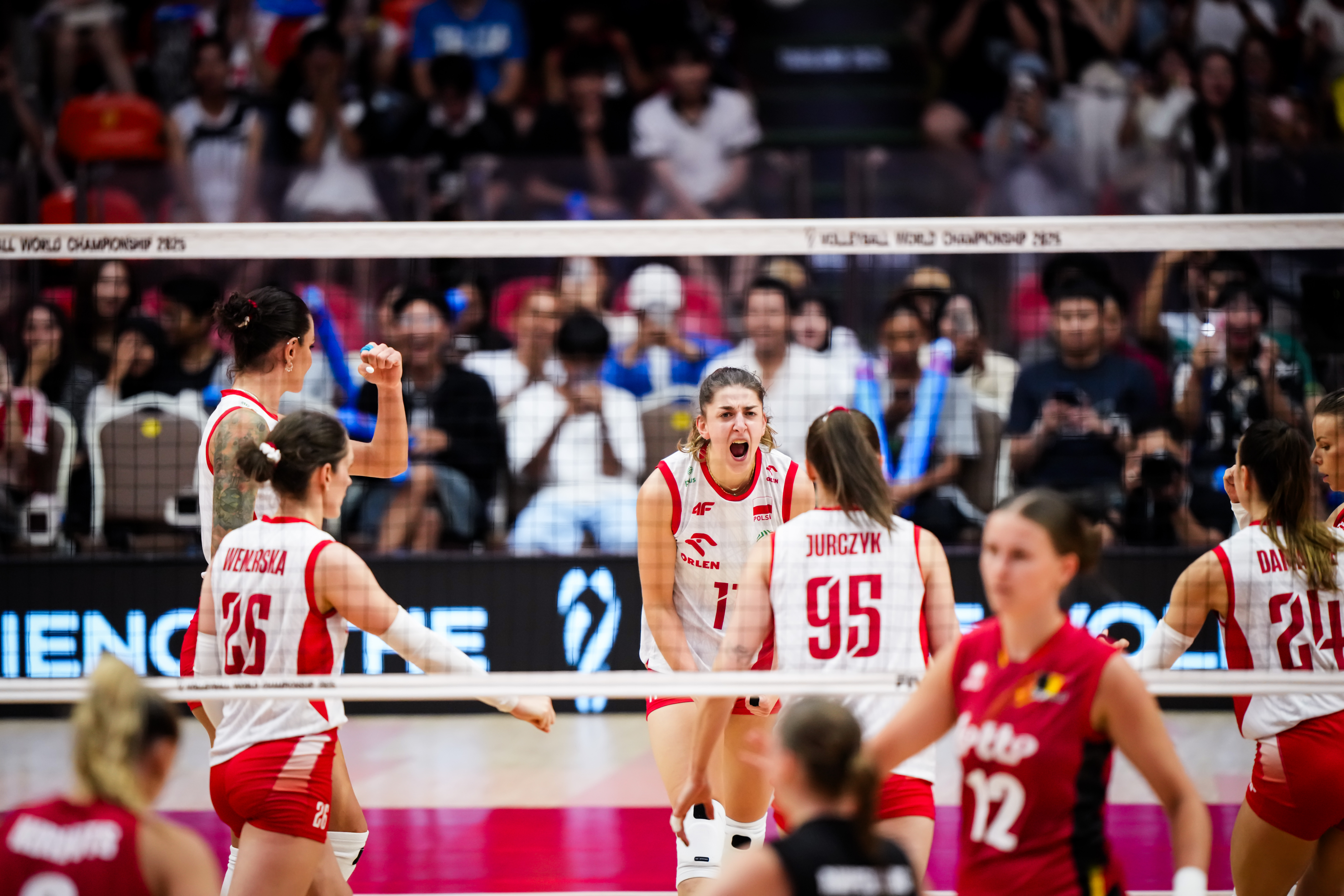 Волейболистки Польши и Бельгии в игре
