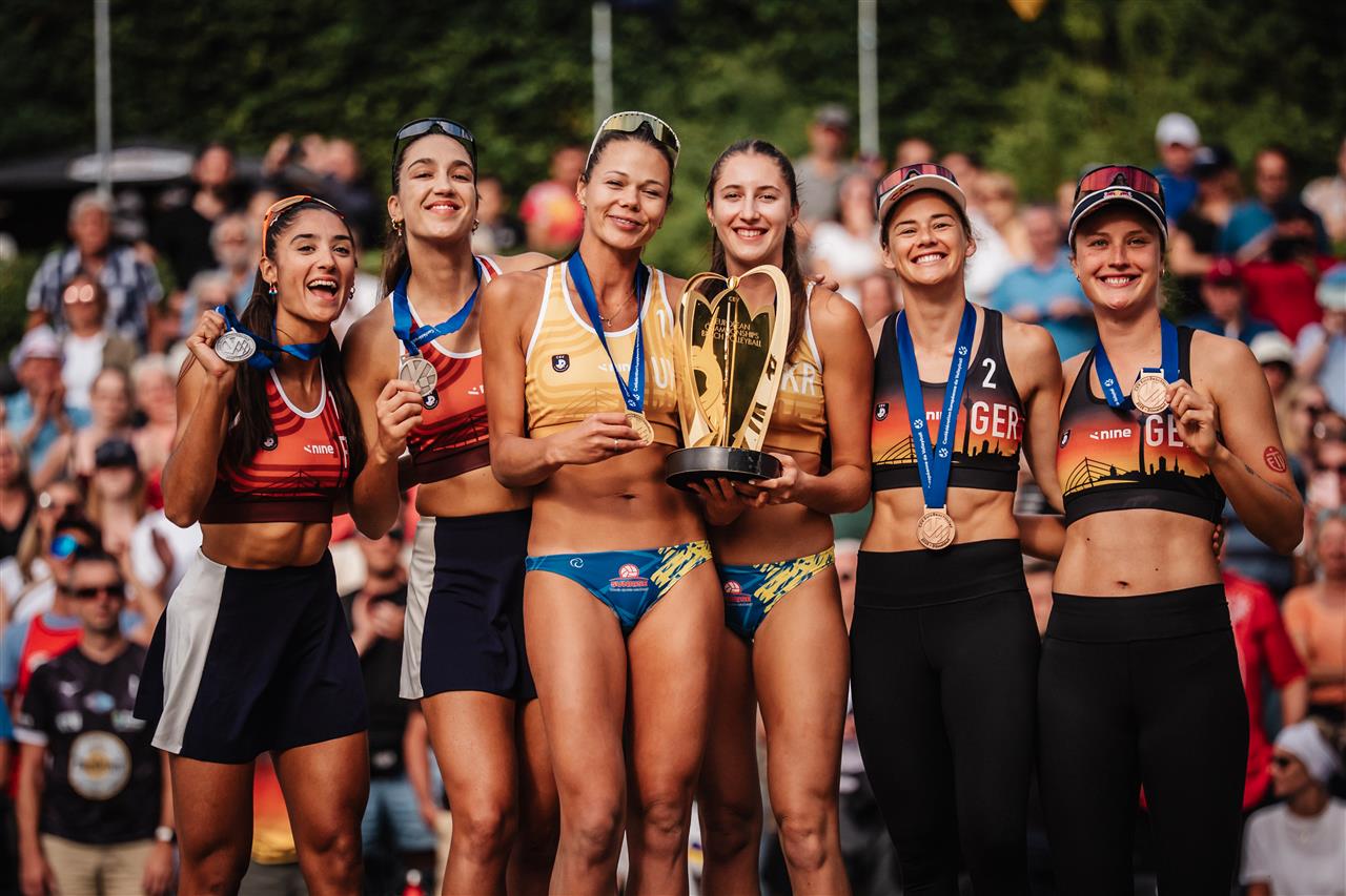 Maryna Hladun and Tetiana Lazarenko, Ukrainian beach volleyball champions.